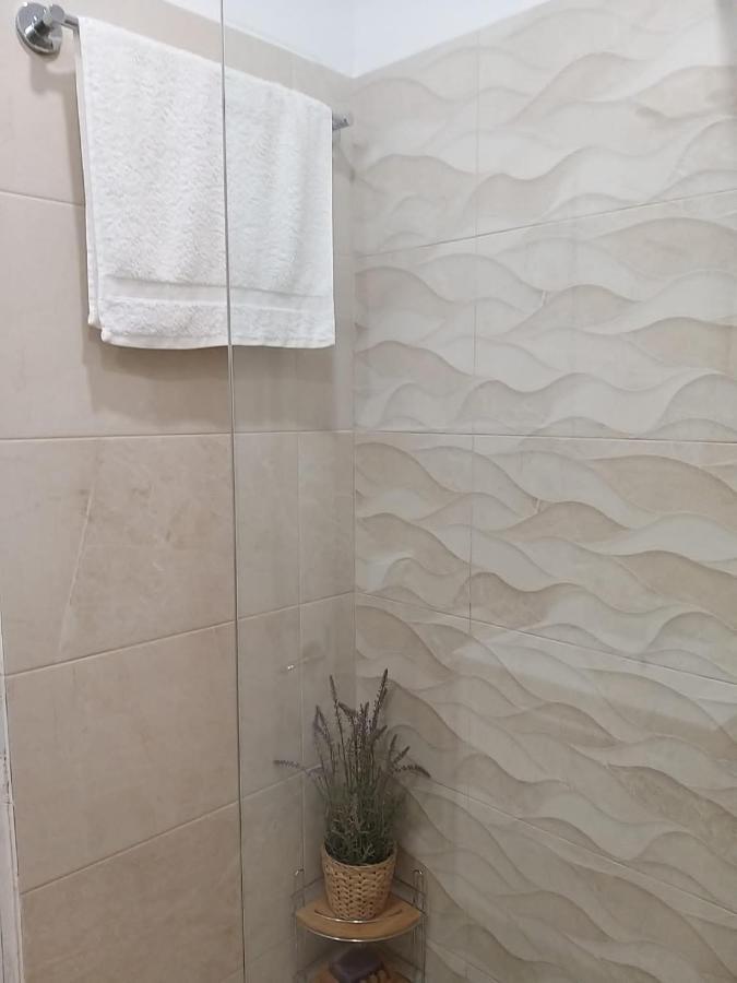 Neu renoviertes, hübsches und gemütliches Appartement mit Balkon und Meerblick Costa De Antigua Exterior foto